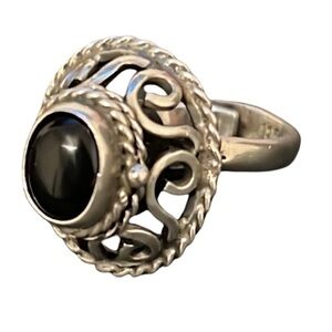 Vintage Sterling Silver Onyx Crystal Stone Filagree Mystical Poison Ring